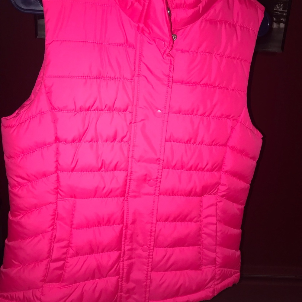 New with tags Pink puffer vest
